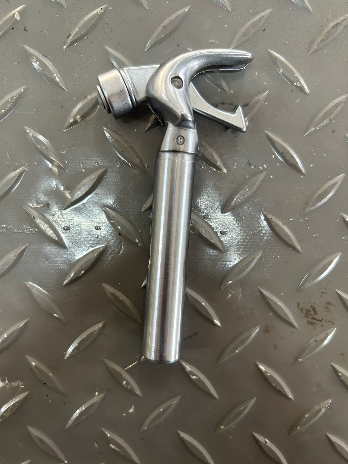 Amarrador de hilo para empacadoras John Deere y New Holland